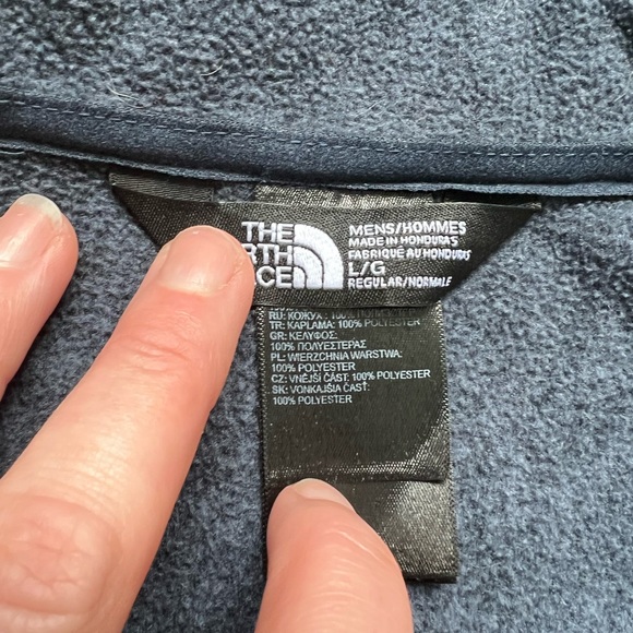 Men’s North Face Pullover - Picture 4 of 7